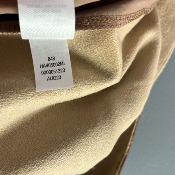 018 New Halogen® Wide Leg Faux Leather Cargo Pants
Size M - Picture 8 of 12